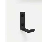 Wandmontierter Kleiderständer mit Ablage